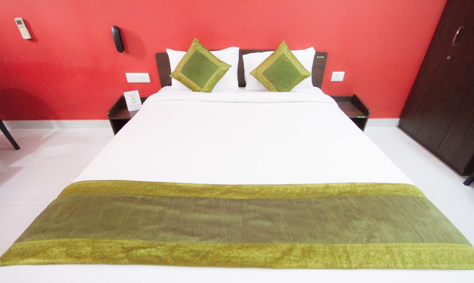 Hotel Treebo Graphixo